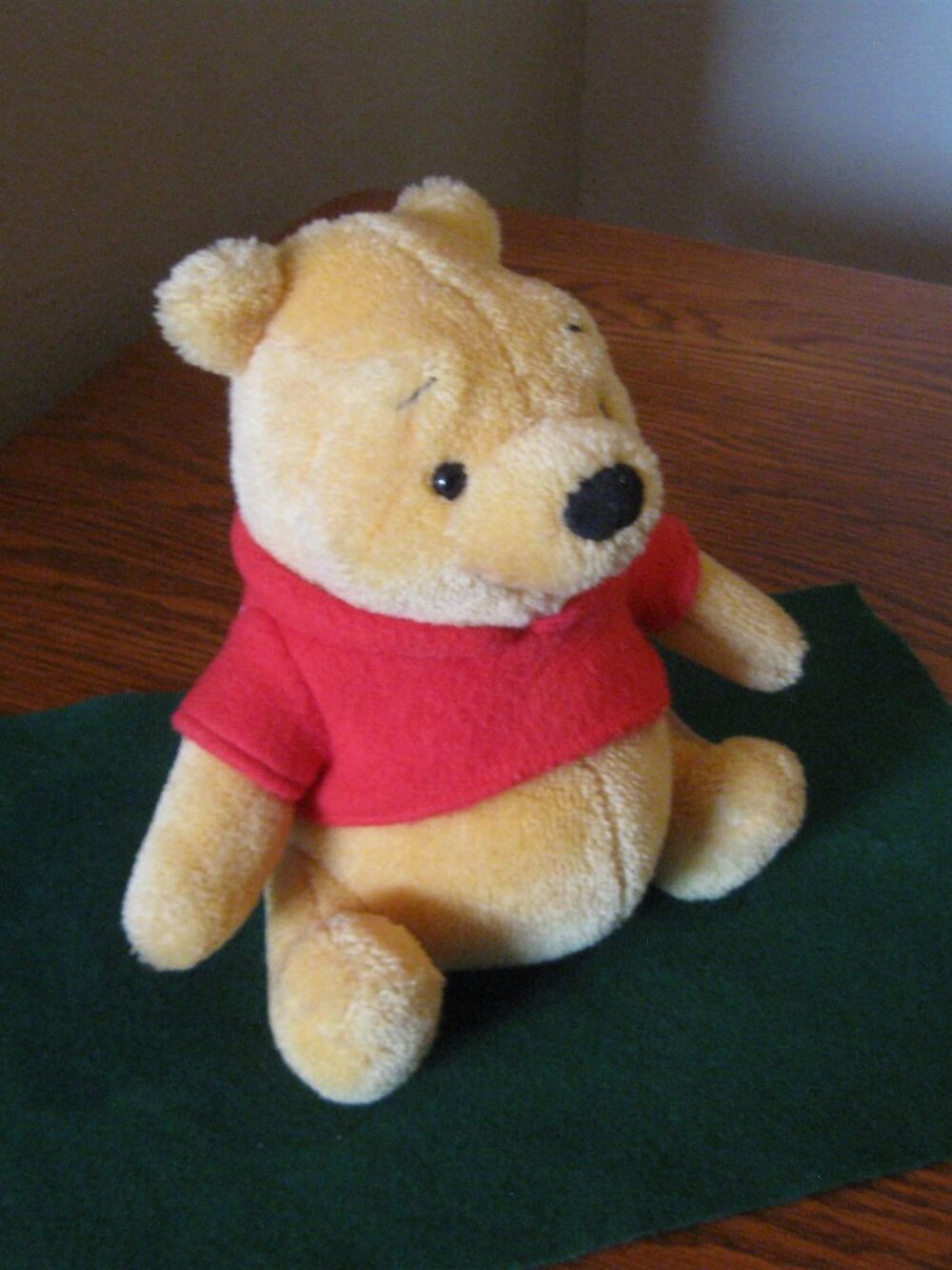 1975 Winnie The Pooh By Gund